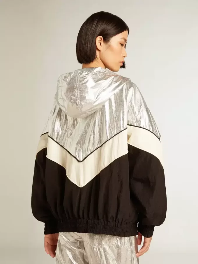 Windjack voor dames in zilver en zwart technisch materiaal