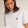 Wit dames-T-shirt met donkerblauwe ster op de voorkant
