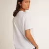 Wit dames-T-shirt met donkerblauwe ster op de voorkant