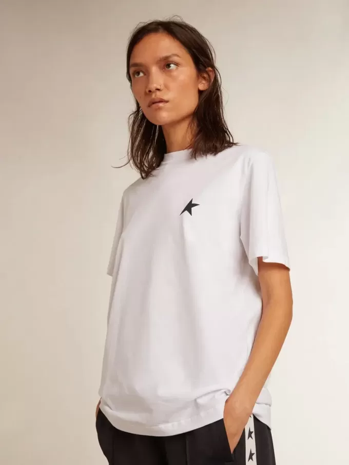 Wit dames-T-shirt met donkerblauwe ster op de voorkant