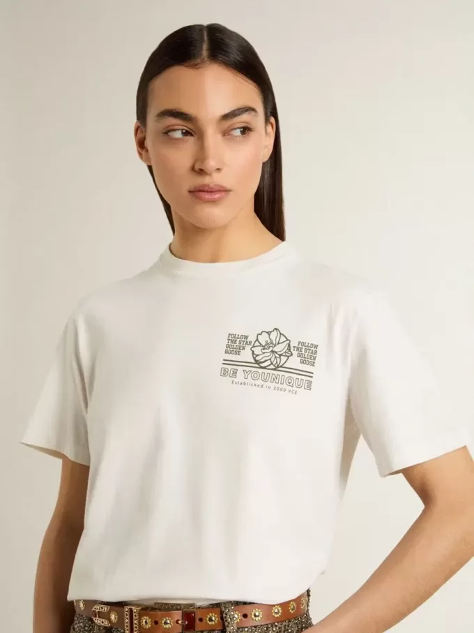 Wit dames-T-shirt met zwarte print op de borst