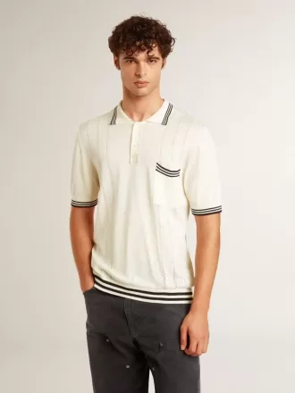 Wit gebreid poloshirt voor heren met blauwe boord