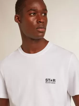 Wit heren-T-shirt met donkerblauwe ster op de rug