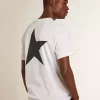 Wit heren-T-shirt met donkerblauwe ster op de rug
