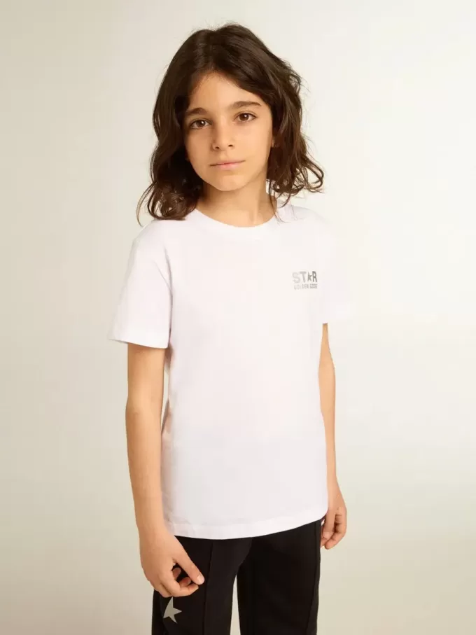 Wit T-shirt met contrasterend zilveren logo op de voorkant