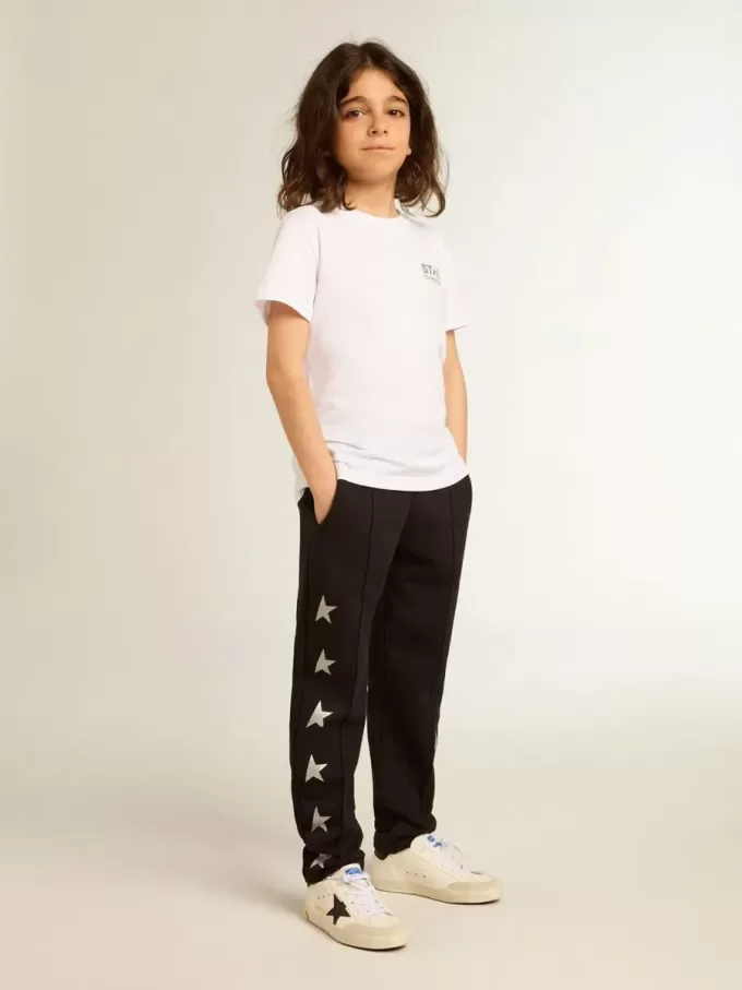Wit T-shirt met contrasterend zilveren logo op de voorkant