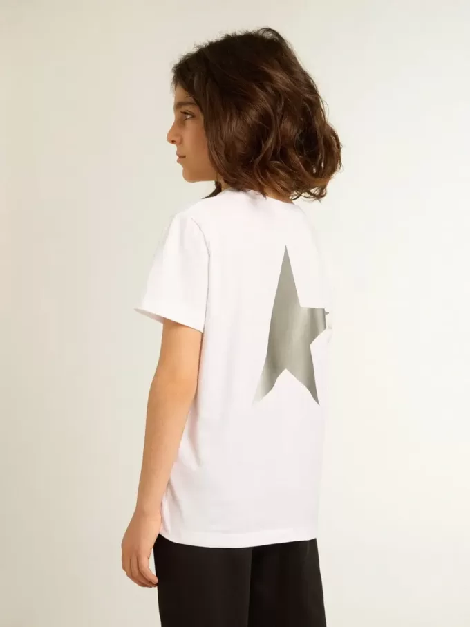 Wit T-shirt met contrasterend zilveren logo op de voorkant