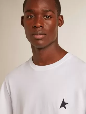 Wit T-shirt voor heren met donkerblauwe ster op de voorkant