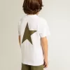 Wit T-shirt voor jongens met contrasterend donkergroen logo en ster