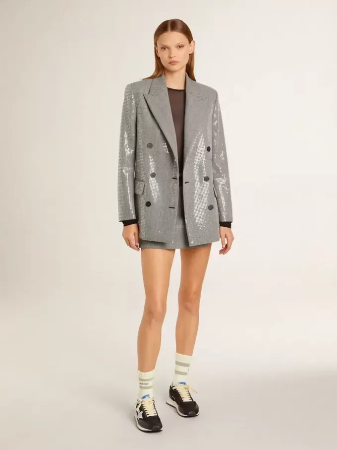 Witgekleurde sokken met distressed details en saliegroene strepen