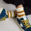 Witte kindersokken met tabakskleurige strepen