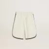Witte korte broek voor jongens met geborduurd logo