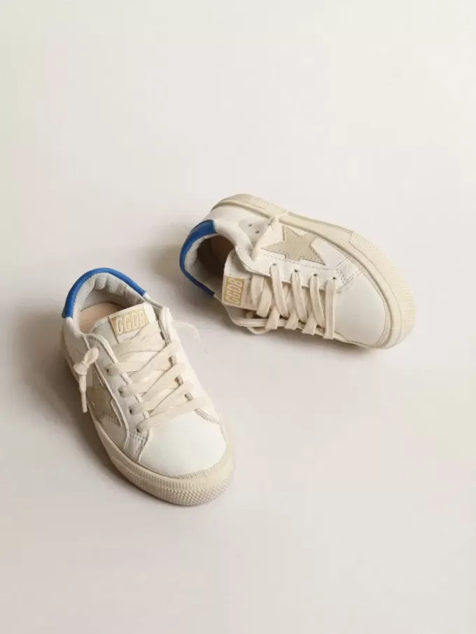 Witte May Teen met grijze suède ster en blauwe hiellip