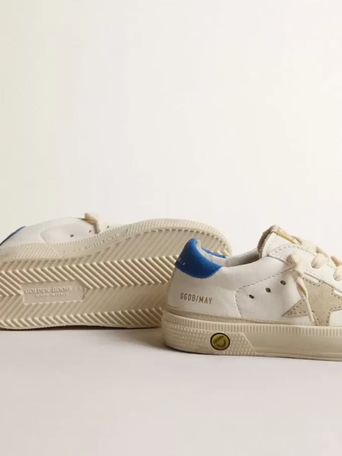 Witte May Teen met grijze suède ster en blauwe hiellip