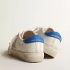 Witte May Teen met grijze suède ster en blauwe hiellip