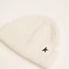 Witte wollen muts met zwarte ster