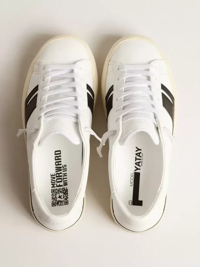 Yatay Model 1B duurzame sneakers met wit bio-based bovenwerk en zwarte Y
