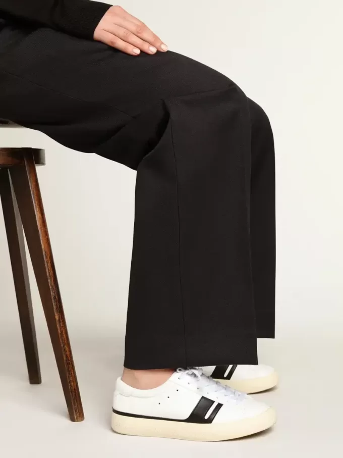 Yatay Model 1B duurzame sneakers met wit bio-based bovenwerk en zwarte Y
