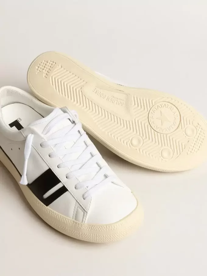 Yatay Model 1B duurzame sneakers met wit bio-based bovenwerk en zwarte Y