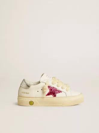 Young May met fuchsia glitterster en metallic leren hielstuk