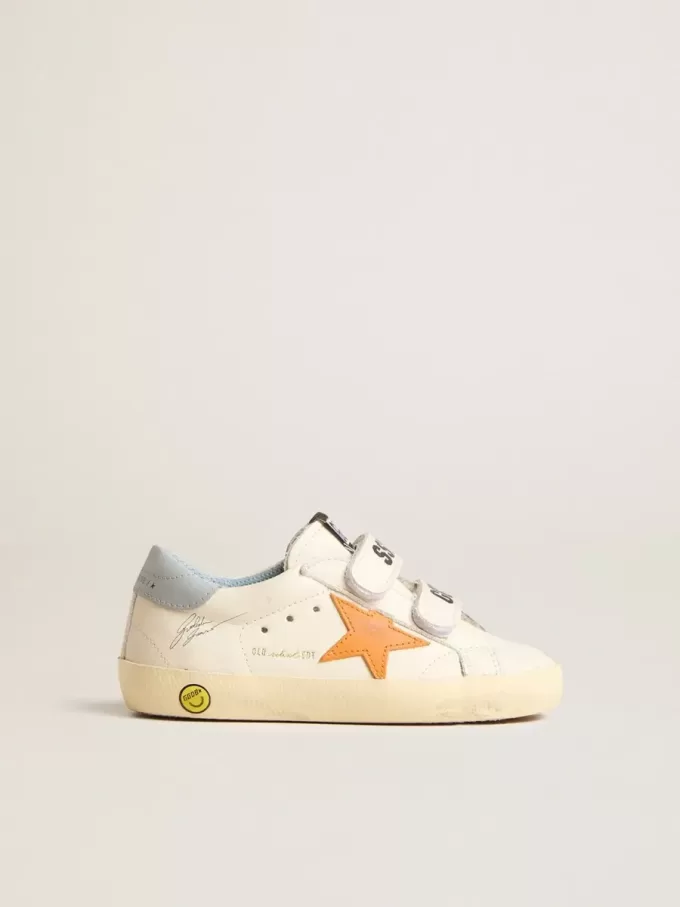 Young Old School in leer met oranje ster en babyblauwe hiellip
