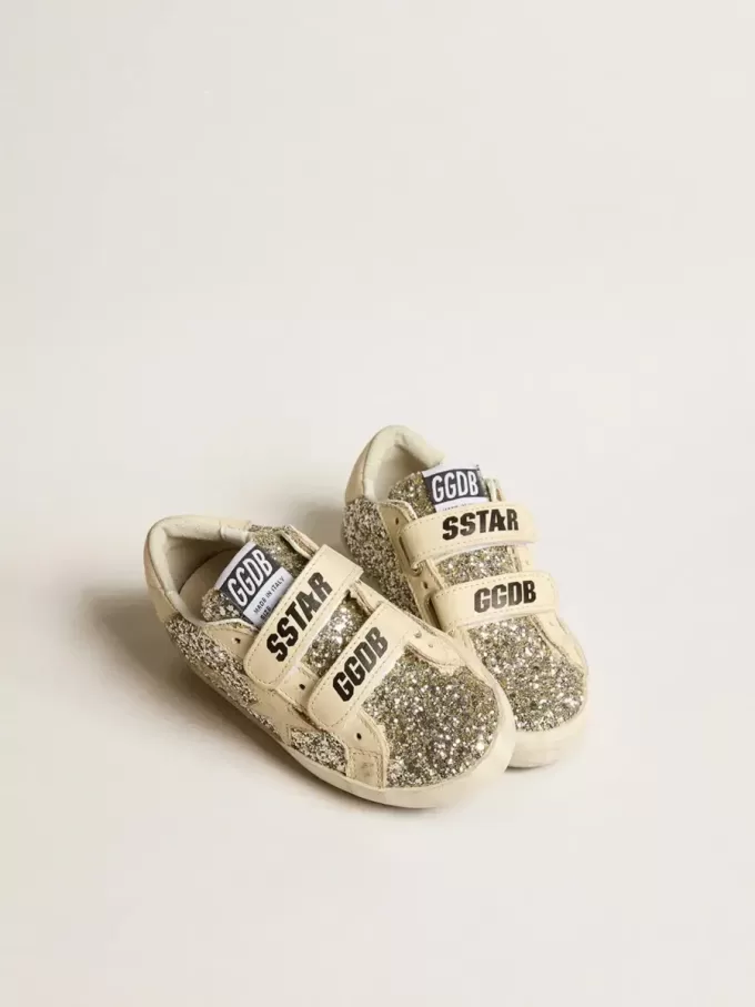 Young Old School in platina glitter met leren ster en hielstuk