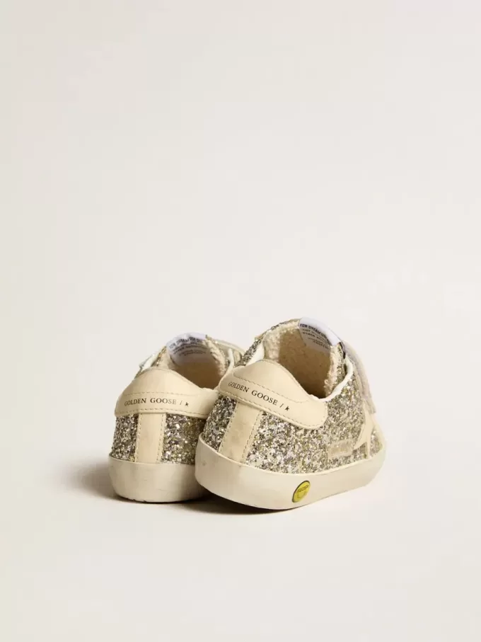 Young Old School in platina glitter met leren ster en hielstuk