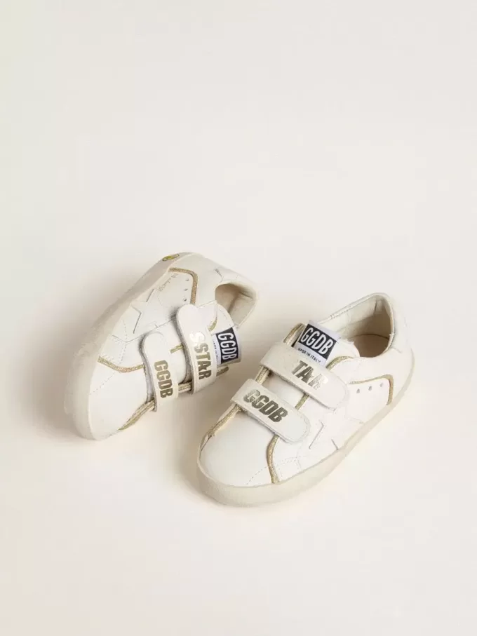 Young Old School in wit leer met gouden details
