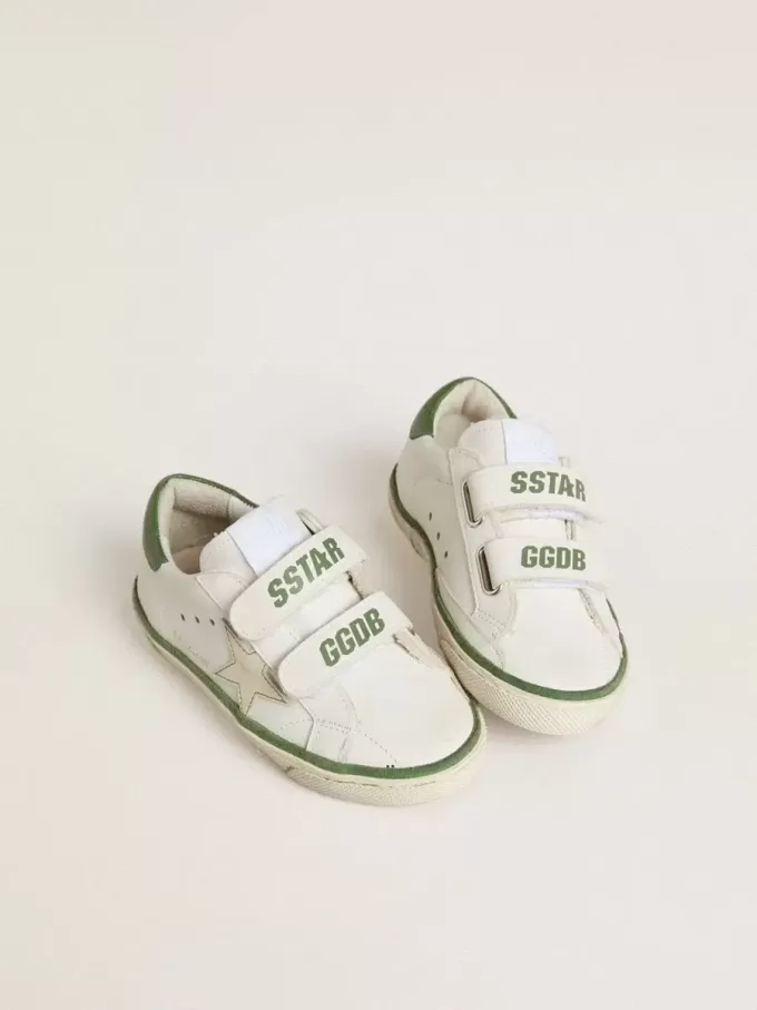 Young Old School in wit leer met groene nappa hiellip en groene inzetstukken.