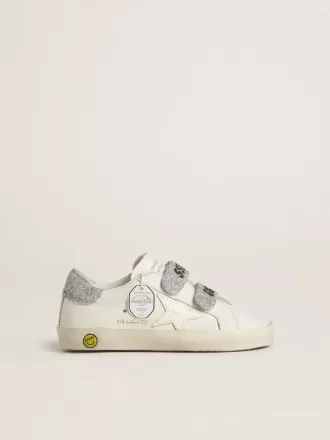 Young Old School in wit leer met zilveren Swarovski-kristallen hielstuk en bandjes