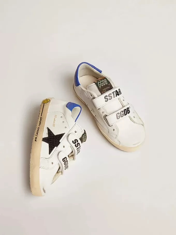 Young Old School met zwarte slangenprint leren ster en blauwe hiel