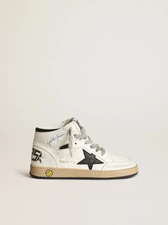Young Sky-Star in wit nappa met zwarte ster en hielstuk