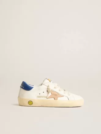 Young Super-Star van nappaleer met een beige ster en blauwe hiellip.
