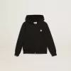 Zwart sweatshirt met capuchon en contrasterende witte ster en logo.