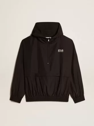 Zwarte windbreaker met capuchon
